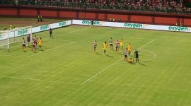 Pertandingan berlangsung Madura united lawan persik Kediri di Stadion Gelora Madura Ratu Pamellingan Pamekasan (SGMRP). 