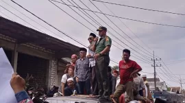 Warga Nahdliyin mendesak menutup masjid yang diduga jadi tempat ajaran wahabi di Pamekasan.