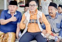 Bupati Pamekasan, Baddrut Tamam bersama warganya. (Foto: ist)