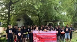 Foto bersama GMC Jombang setelah melakukan kegiatan sosial.