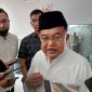 Jusuf Kalla saat memberikan keterangan di siaran pers