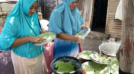 Mereka berhasil panen sekitar 3 kg kelor dan berencana memanfaatkan untuk Kerupuk Kelor (PULOR), Tepung Moringa, Brownies Moringa dan Teh Moringa. (Sumber foto: Wadulink)