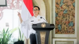 Bupati Pamekasan, Baddrut Tamam bagi-bagi tips lestarikan Bahasa Madura.