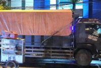 Bea Cukai Madura mengamankan satu tronton rokok ilegal merek flash.