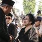 Foto: Saat Perjumpaan SBY dan Megawati di Pelantikan Presiden Indonesia 2005