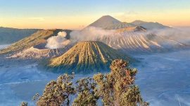 Gunung ini terletak di Taman Nasional Bromo Tengger Semeru dan menawarkan pemandangan yang menakjubkan. (Foto: @infogunungbromoindonesia)