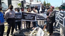 Ketua Umum Perkumpulan Pemuda Pengawal Keadilan Basri, meminta Polres Tabes Surabaya harus membebaskan ketujuh orang aktivis Jaka Jatim. (Foto: ist)
