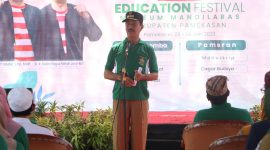 Wakil Bupati Pamekasan, RB. Fattah Jassin saat memberikan sambutan di acara pembukaan Education Festival.
