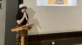 Hana Hanisah adalah Koordinator Sivitas Kotheka dan penggerak Compok Literasi di Pamekasan.