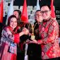 Bupati Pamekasan, Baddrut Tamam, menerima penghargaan sebagai tokoh pembina koperasi terbaik dari Dewan Koperasi Nasional (Dekopin) RI.