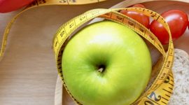 Dalam memilih makanan untuk diet, pilihlah makanan sehat yang memberikan nutrisi penting bagi tubuh Anda. 