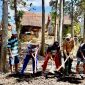 Mengolah 60 sak limbah kotoran sapi menjadi pupuk organik kompos adalah bukti nyata dari upaya kolektif yang mereka lakukan. Dalam hasil akhirnya, tercipta sekitar 2,5 ton pupuk organik kompos yang berkualitas tinggi.