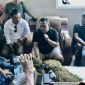 Dalam upaya mencegah praktik pembelian tembakau yang merugikan petani, H Her meminta untuk memantau bersama praktik pengambilan contoh yang curang serta menghentikan masuknya tembakau dari luar Madura selama musim panen.