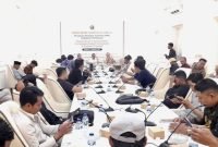 Peserta yang terlibat dalam FGD Jilid II, yaitu unsur pemerintah, akademisi, badan dan atau pelaku usaha, masyarakat, komunitas, dan media massa berkolaborasi serta berkomitmen dalam kemajuan Wamira Mart di Kabupaten Pamekasan.