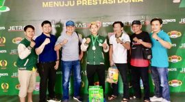 Atlet berbakat, Moh. Dimas Safii, yang berkompetisi di kelas 67 kilogram, berhasil mempersembahkan satu medali emas dan satu medali perak. 