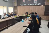PWI Pamekasan tekankan pentingnya keberimbangan berita dalam Pemilu 2024 melalui Diskusi & Pelatihan Jurnalisme Kepemiluan.