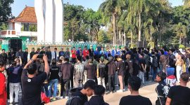 Mimbar Aspirasi dalam Peringatan Hari Sumpah Pemuda: Kelompok Cipayung Pamekasan Mengkritisi Tambang Ilegal dan Kelangkaan Pupuk.
