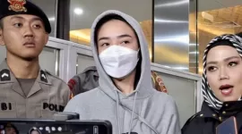 menerima bayaran sebesar Rp16 juta untuk Amanda mempromosikan  website game online.