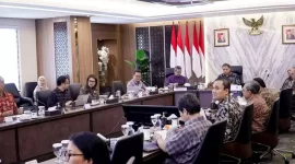 Rapat Koordinasi ini dipimpin oleh Menteri Koordinator Bidang Perekonomian dan dihadiri oleh Menteri Koperasi dan UKM, Wakil Menteri Keuangan, perwakilan Bank Indonesia, Otoritas Jasa Keuangan, Kementerian Pertanian, dan BPKP.