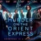 Novel ini berlatar belakang Orient Express, sebuah kereta mewah yang terkenal dengan rute internasionalnya yang melintasi Eropa.