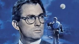 Gaya penulisan Harper Lee juga patut diapresiasi. Bahasa yang digunakan sederhana namun indah, dengan dialog-dialog yang hidup dan alami.