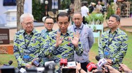 Presiden Joko Widodo saat memberikan keterangan kepada awak media setelah resmi membuka Investor Daily Summit 2023. (BPMI Setpres)
