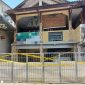 Kondisi rumah ditemukannya jasad ayah dan anak di Jalan Balai Rakyat, Koja, Jakarta Utara, (foto: kompas.com)