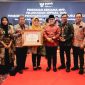 Penghargaan tersebut diterima langsung oleh Pj Bupati Pamekasan, Masrukin didampingi Asisten Ekonomi dan Pembangunan, Nurul Widiastuti, serta sejumlah pejabat lain di lingkungan Pemkab Pamekasan di Hotel Bidakara Jakarta.