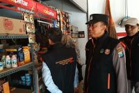 Satpol PP Kabupaten Pamekasan, Jawa Timur, telah melakukan razia terhadap peredaran rokok ilegal di wilayahnya, namun razia tersebut masih belum mampu memberantas peredaran rokok ilegal secara keseluruhan.