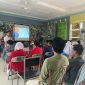 Tonis Afrianto, Koordinator Public Relation ECOTON sedang menyampaikan materi di depan puluhan siswa. Sumber Foto: DOK ECOTON.