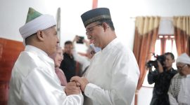 Pertemuan khusus di Pondok Persulukan Serambi Babussalam: Anies Baswedan dan Tuan Guru Batak bersatu dalam doa untuk kemakmuran dan cita-cita Indonesia yang lebih baik. 