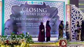Saat pemberian penghargaan kepada para pemenang lomba Foto: Fahrur Rozi 