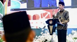 Presiden Joko Widodo menyampaikan sambutannya saat meresmikan pembukaan Kongres Himpunan Mahasiswa Islam (HMI) XXXII dan Munas KOHATI XXV Tahun 2023, yang digelar di The Hall Convention Centre, Hotel Qubu Resort, Kabupaten Kubu Raya, Provinsi Kalimantan Barat, pada Jumat malam, 24 November 2023.