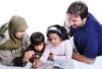 Ciptakan lingkungan yang kaya akan rangsangan dan kesempatan untuk belajar.