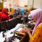 Buruh rokok di Pamekasan mendapat pemahaman terkait cukai.