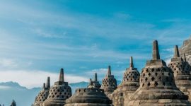 Indonesia memiliki banyak tempat wisata yang indah, mulai dari wisata alam, wisata budaya, hingga wisata sejarah.