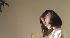 Rambut yang sehat dan berkilau akan membuat penampilan semakin menarik.