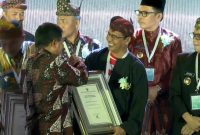 Pemerintah Kabupaten Pamekasan meraih penghargaan nasional sebagai Kota Sehat, menjadi inspirasi bagi daerah lain dalam meningkatkan kualitas hidup masyarakat.