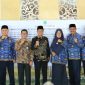 Pemkab Pamekasan meneken Pakta Integritas Netral Pemilu 2024 di Mandhapa Agung Ronggosukowati, 17 November 2023.