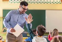 Dengan mempelajari bahasa asing, Anda dapat membuka pintu kesempatan baru dan meningkatkan kualitas hidup Anda.