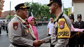 Serah terima jabatan tersebut dilaksanakan di Lapangan Olahraga Sarja Arya Racana Polres Pamekasan.