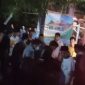 Dalam rekaman video tampak sejumlah pria saling berkejaran di pekarangan rumah warga sambil saling mengayunkan celurit. Empat korban tewas dalam kejadian ini.