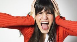 Jika Anda ingin sukses, penting untuk memiliki mindset positif. Berpikirlah bahwa Anda bisa mencapai apa pun yang Anda inginkan.