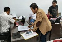 Sulaisi Abdurrazaq, Penasihat Hukum Ach. Farizi, menegaskan bahwa ancaman dan intimidasi yang dialami Pj Kades Ragung adalah tindakan pidana yang tidak dapat diterima. 