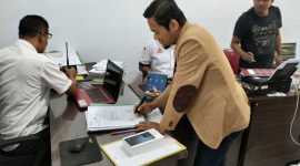 Sulaisi Abdurrazaq, Penasihat Hukum Ach. Farizi, menegaskan bahwa ancaman dan intimidasi yang dialami Pj Kades Ragung adalah tindakan pidana yang tidak dapat diterima. 