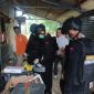 Kasus teror bom ikan di rumah Ketua KPPS Pamekasan masih terus berkembang. Tim gabungan Polda Jawa Timur dan Polres Pamekasan masih terus melakukan penyelidikan untuk mengungkap motif dan pelaku di balik aksi teror tersebut.