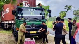 Pelepasan ekspor perdana ini berlangsung meriah di pertigaan pasar Laroh, Desa Sokalelah, Kecamatan Kadur, Pamekasan.