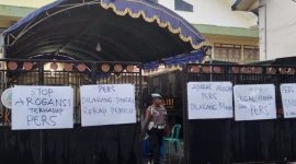 Pengusiran wartawan oleh oknum KPU Pamekasan merupakan pelanggaran UU Pers dan ancaman bagi demokrasi. 