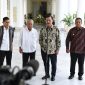 Menteri Koordinator Bidang Kemaritiman dan Investasi Luhut Binsar Pandjaitan menyampaikan keterangan pers usai mengikuti rapat terbatas (ratas) yang dipimpin Presiden Joko Widodo terkait persiapan penyelenggaraan World Water Forum (WWF) ke-10 yang akan digelar pada 19-20 Mei 2024 mendatang di Pulau Bali.