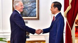 Presiden Joko Widodo menerima mantan Perdana Menteri Inggris, Tony Blair, di Istana Merdeka, Jakarta, pada Kamis, 18 April 2024. 